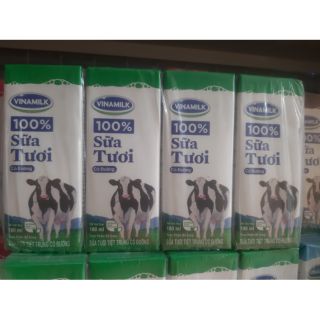 1 lốc sữa bò 100% có đường 180ml