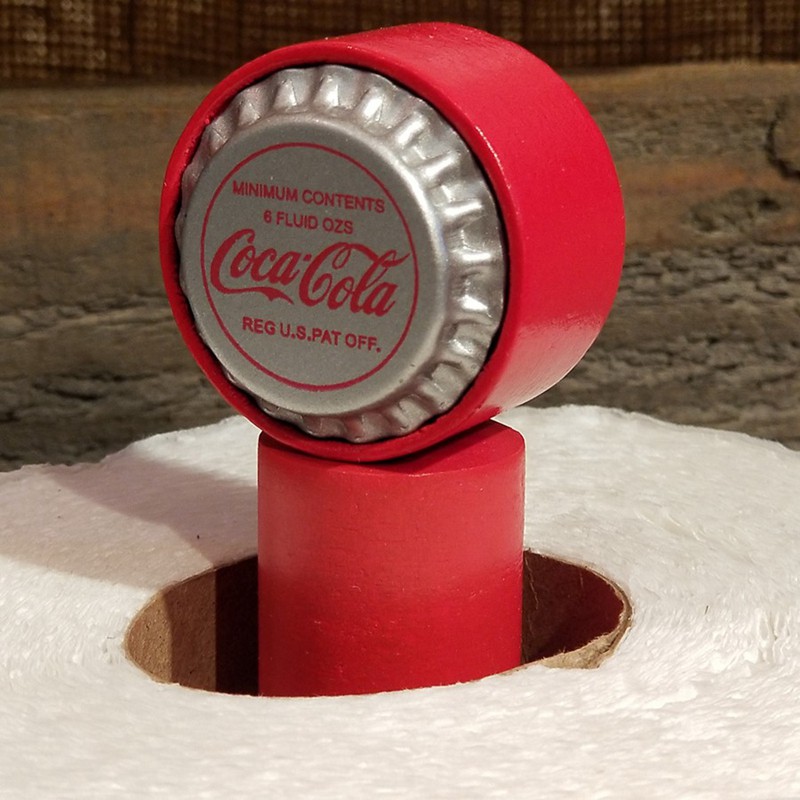 Giá Gỗ Treo Khăn Giấy Hình Lon Coca Cola 34cm