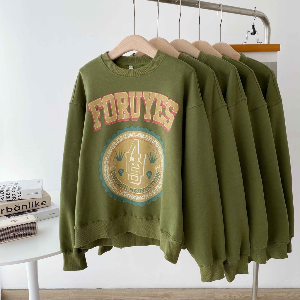 Áo sweatshirt cổ lọ dày dặn màu xanh lá đậm | BigBuy360 - bigbuy360.vn