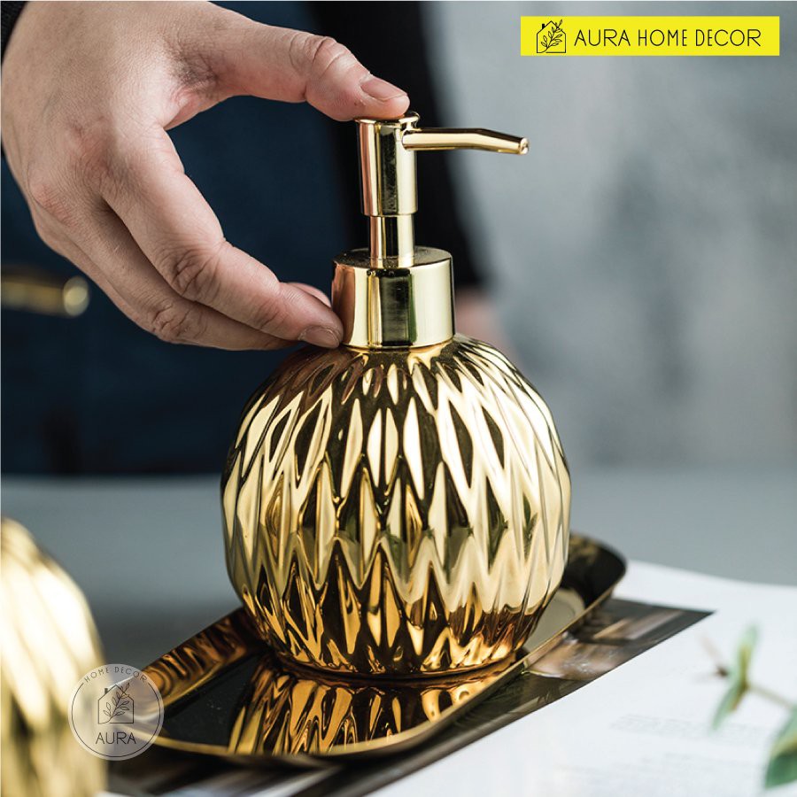 Set đôi lọ đựng nước rửa tay/dầu gội/sữa tắm...kèm khay sang chảnh với 2 màu vàng và bạc. | BigBuy360 - bigbuy360.vn