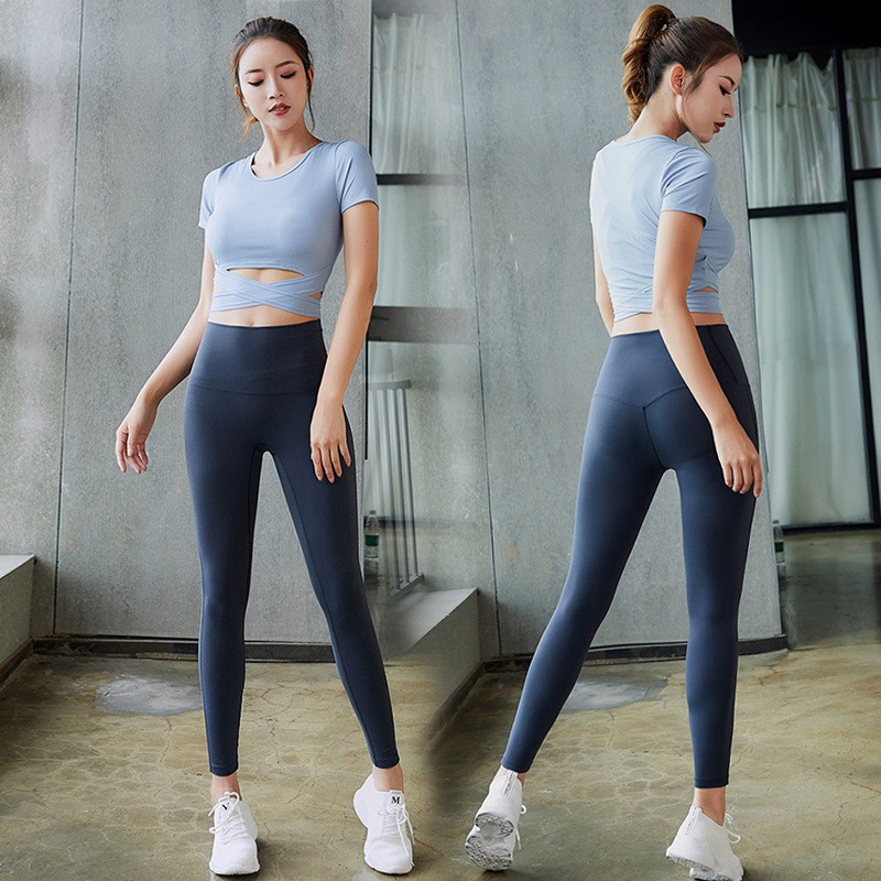 Set trang phục Hoppe Fumeng dành cho nữ gồm áo thun tay ngắn ôm dáng và quần dài lưng cao nâng mông tập yoga