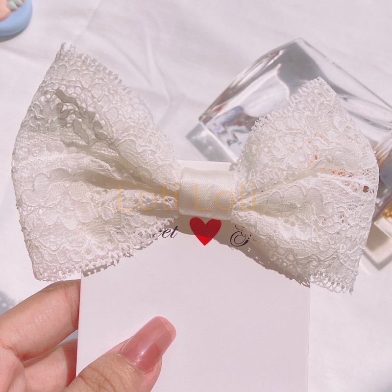 Buộc tóc nơ ren phong cách tiểu thư màu trắng