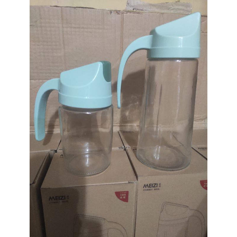 Chai thủy tinh đựng dầu ăn lọ chiết rót tự động mở nắp khi rót Vòi rót Inox 304