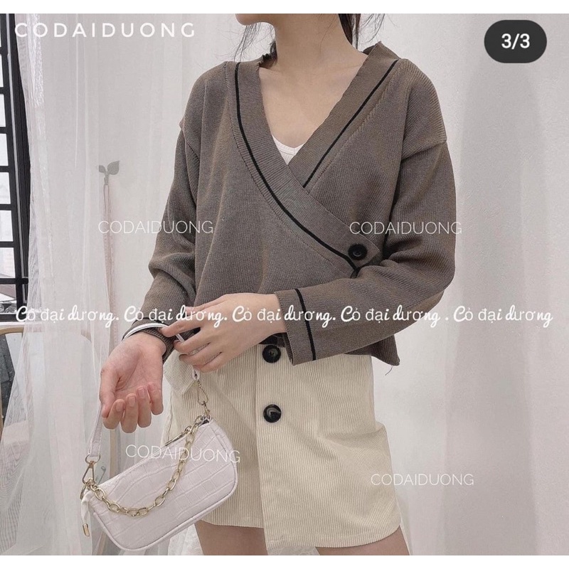 Áo len croptop tay dài cài nút lệch