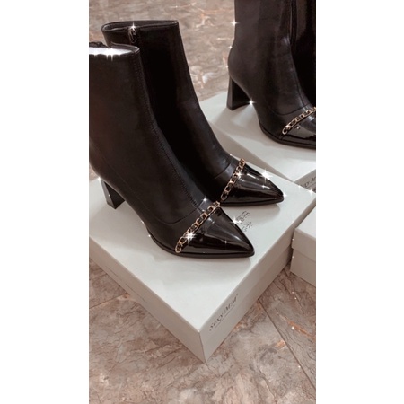 boots nữ bốt cổ cao gót vuông dẹt mũi nhọn đen da bóng xích thời trang Hàn quốc (fullbox)