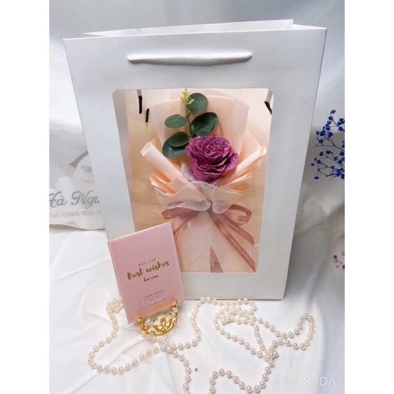 Hoa quà tặng 20/10. Bó hoa kèm túi,thiệp.