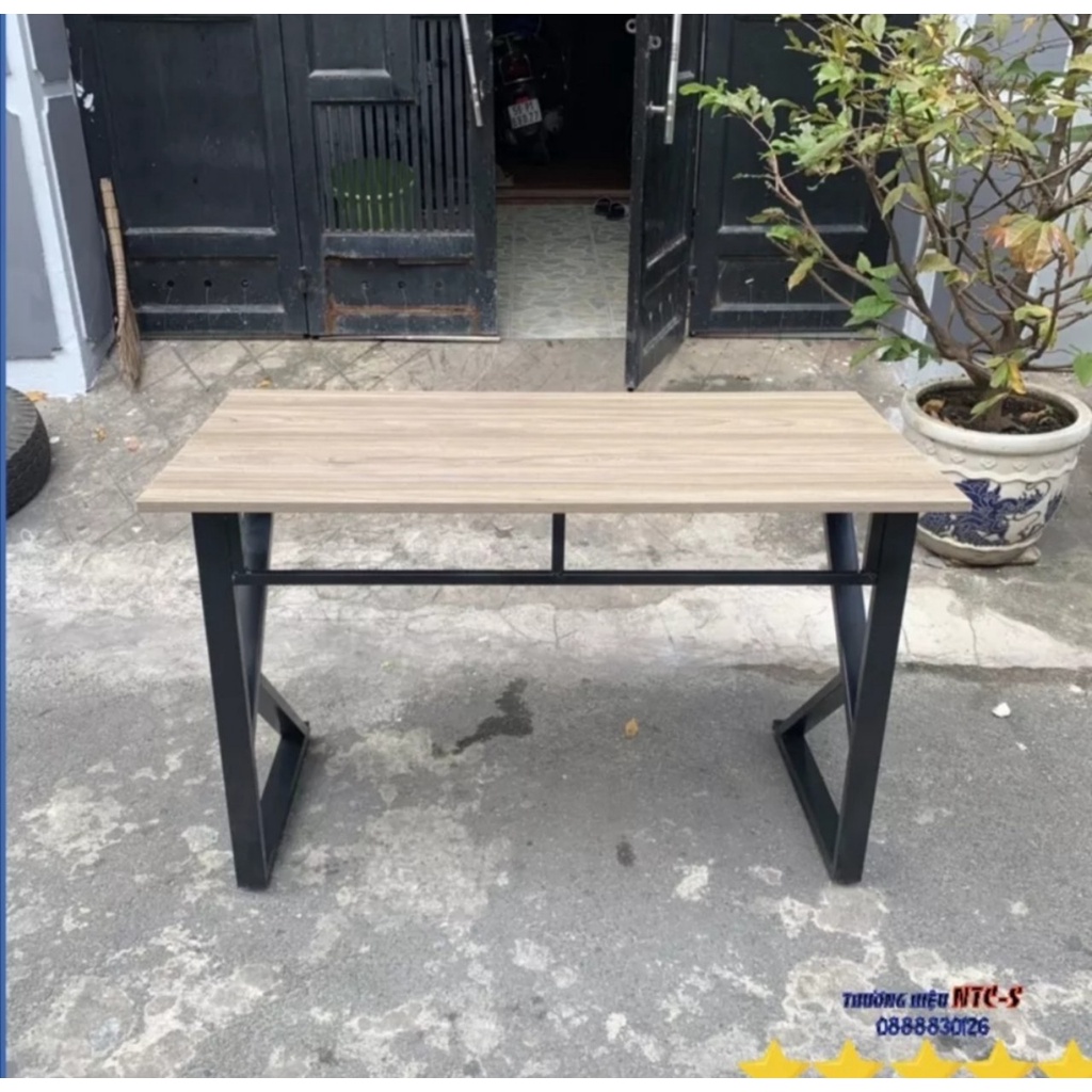 Bàn làm việc, bàn học chữ K. Kích thước D100 x R48 x C75cm. Khung sắt sơn tĩnh điện
