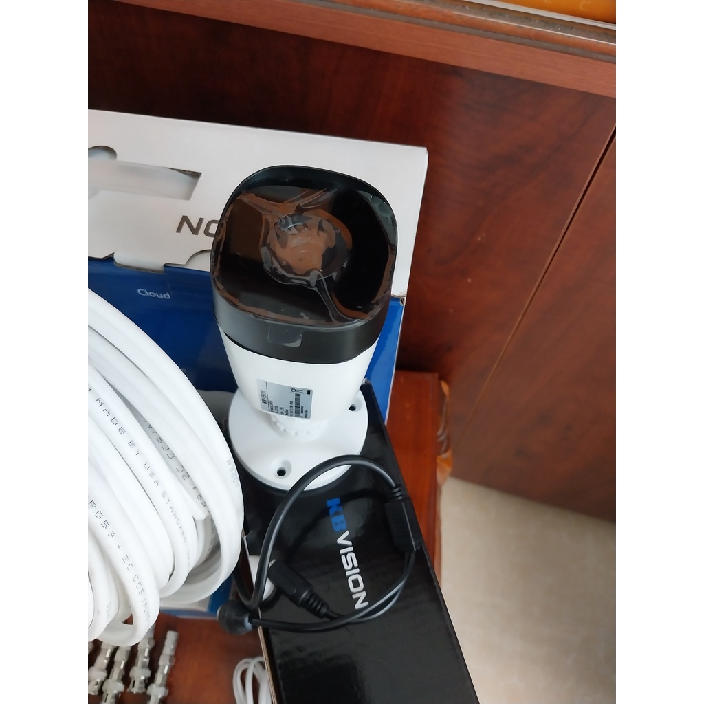 Trọn Bộ Camera 4 Mắt kbvision 2.0MP Full HD Chính Hãng trong nhà hoặc ngoài trời.