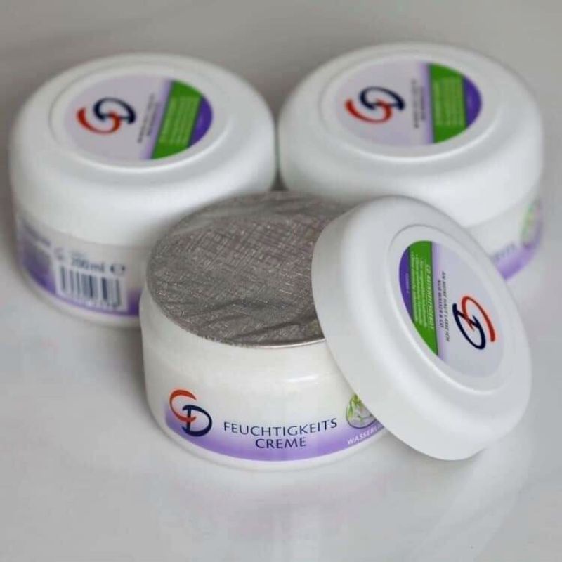 Kem dưỡng da cung cấp độ ẩm CD