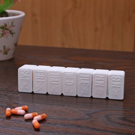 Hộp đựng thuốc 7 ngày màu trắng có chữ nổi tiện dụng (SP081206)