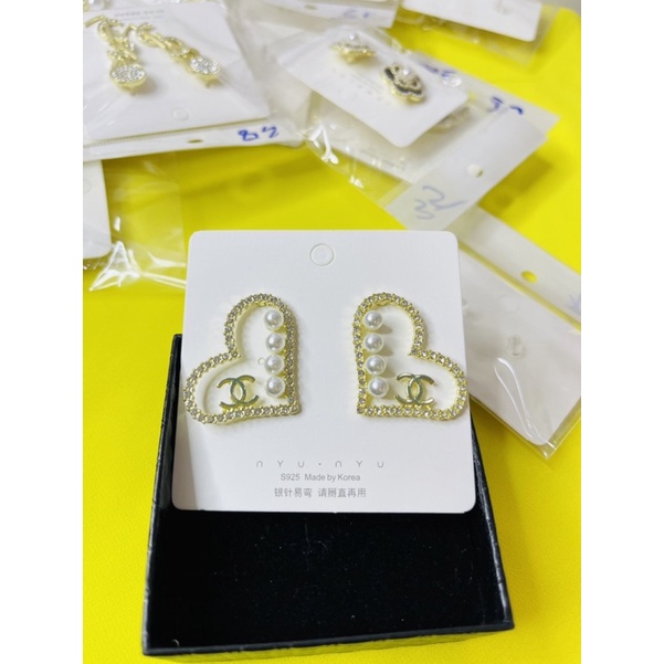 Phụ kiện hoa tai