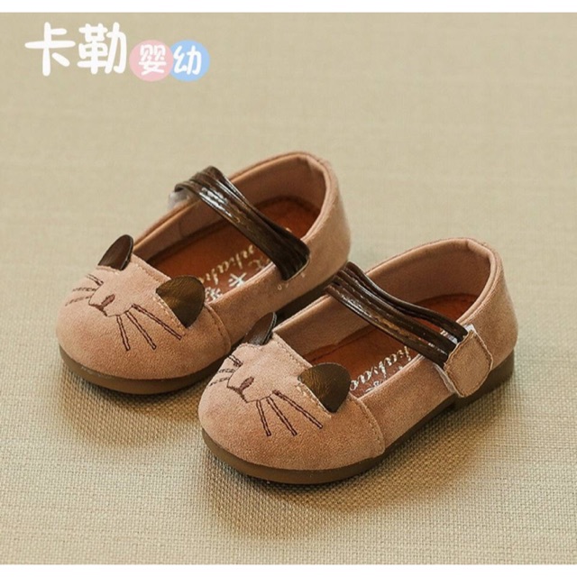 2 đôi giày chuột cho bé