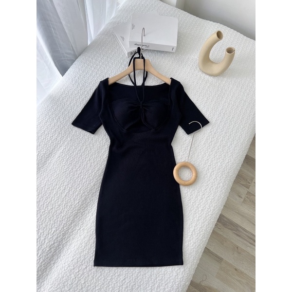 ĐẦM RÚT NGỰC CỘT DÂY YẾM CUT OUT ĐEN (TH)