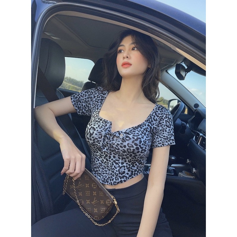 Áo croptop nữ tay ngắn HHVINTAGE kiểu tà bầu bấm nút Top A15