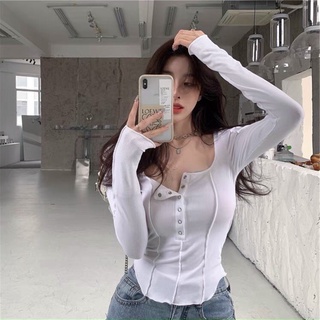 Áo thun cổ thuyền phối nút