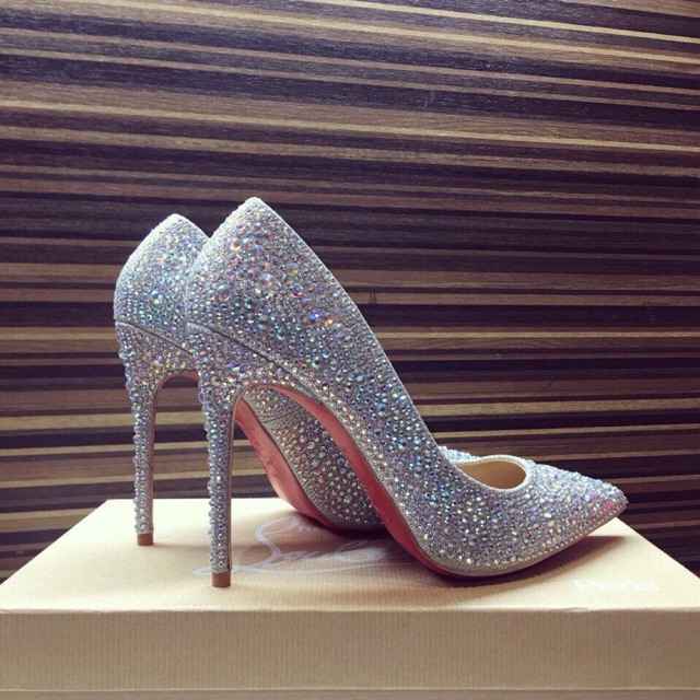 Giày cao gót LOUBOUTIN