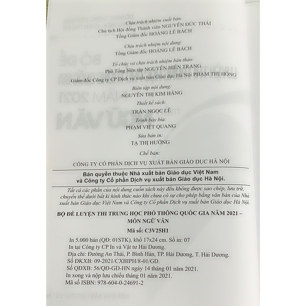 Sách - Bộ đề trắc nghiệm luyện thi Trung học phổ thông Quốc gia năm 2021 môn ngữ văn