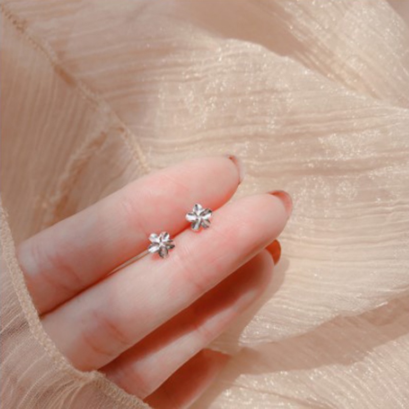 Khuyên tai bạc đơn giản dễ thương cho nữ