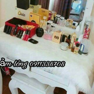Thảm lông trải bàn makeup