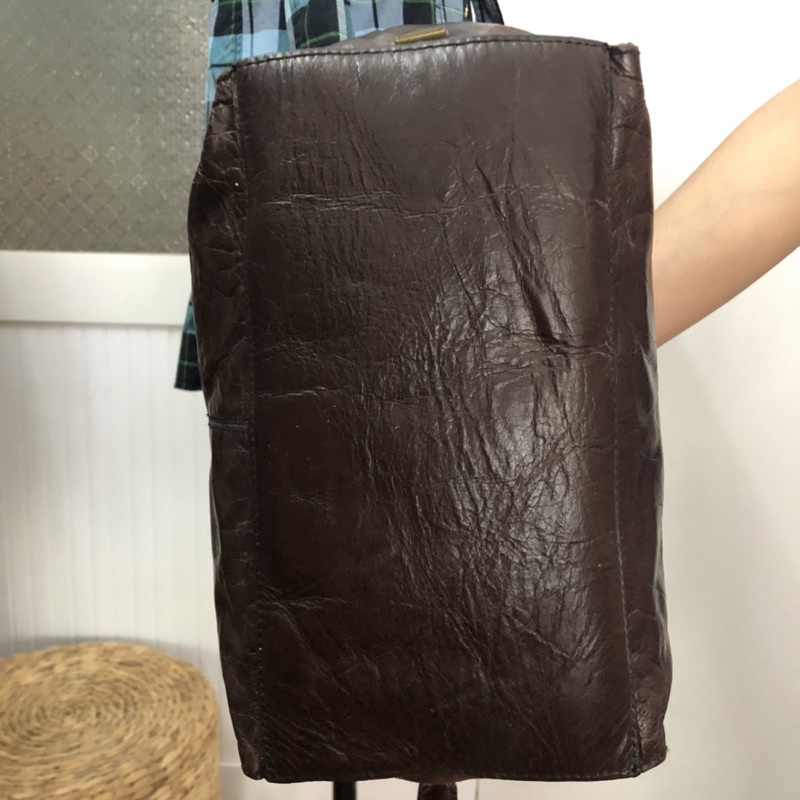 Túi xách si màu nâu hiệu Perlina