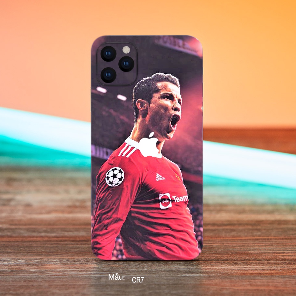 Miếng dán điện thoại hình RONALDO, Miếng dán skin CR7 bảo vệ máy, chống xước, lên màu đẹp.