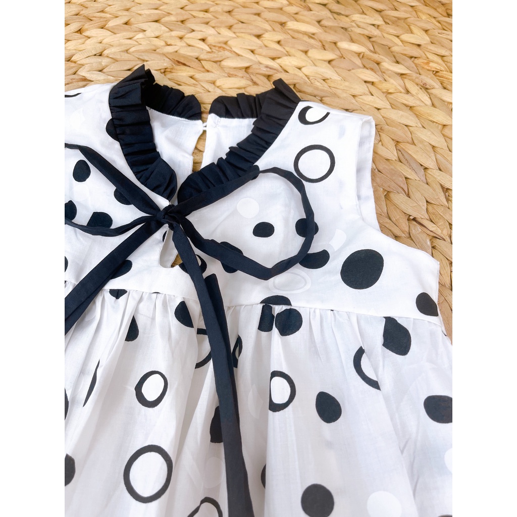 Đầm Sát Nách Nơ Cổ Chấm Bi Đen Cho Bé Gái SoraChan - M063