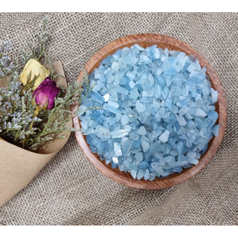 Vụn đá Aquamarine tự nhiên thanh tẩy bài Tarot