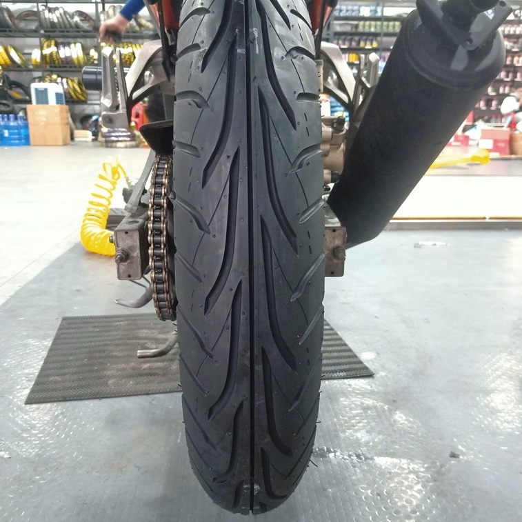 Vỏ xe Dunlop 110/70-17 gai GT601