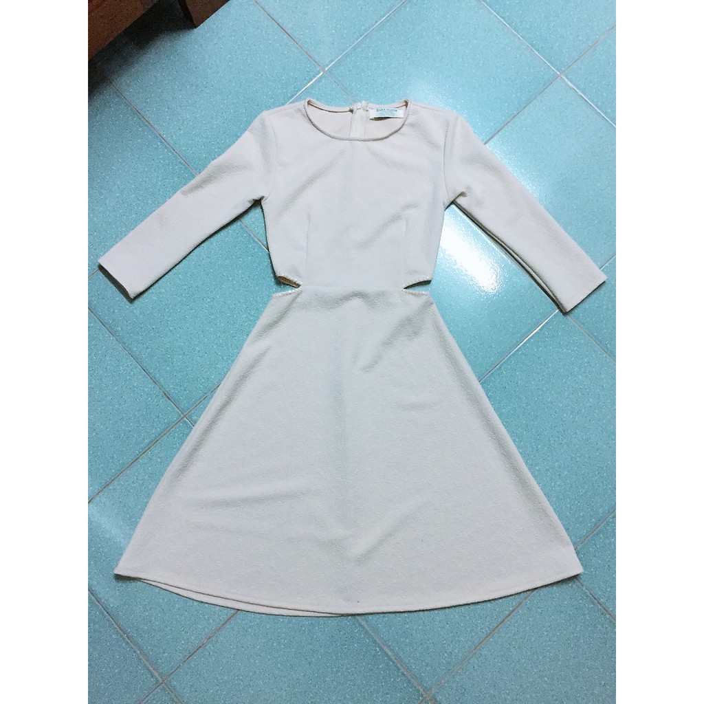 Váy Zara dáng suông in họa tiết nổi