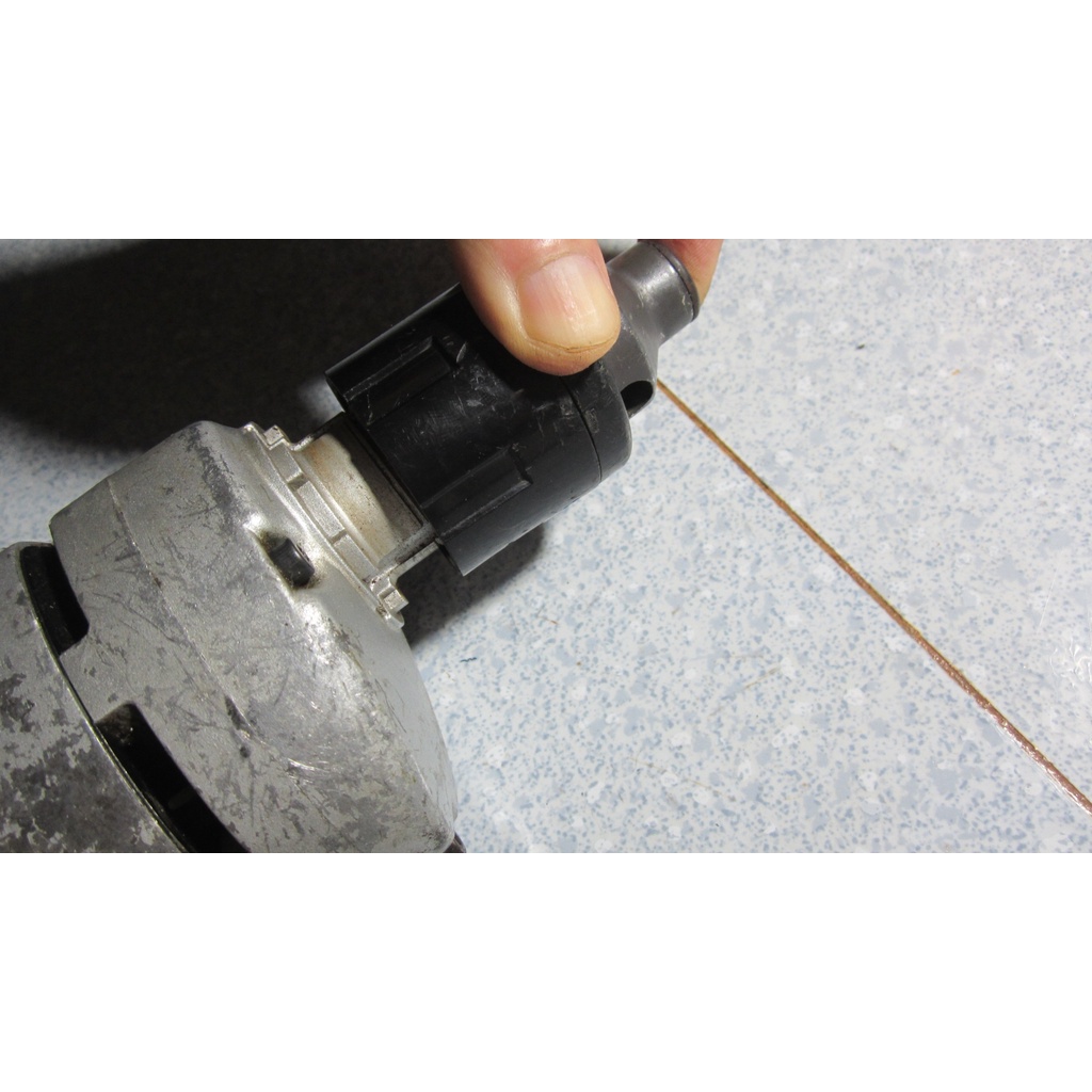 Máy bán vít thạch cao Hitachi 100V nội điạ Nhật có đảo chiều và chỉnh vít sâu cạn