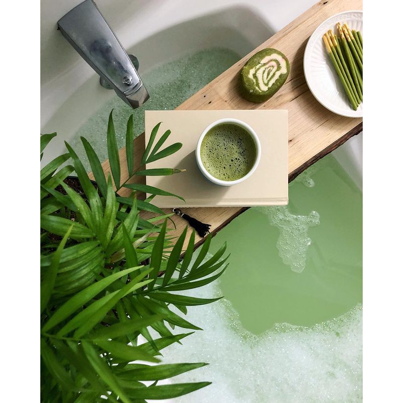 Tạo bọt bồn tắm LUSH - Matcha Roll bubble bar