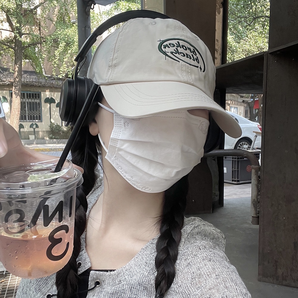 Mũ MG STUDIO thêu chữ broken black