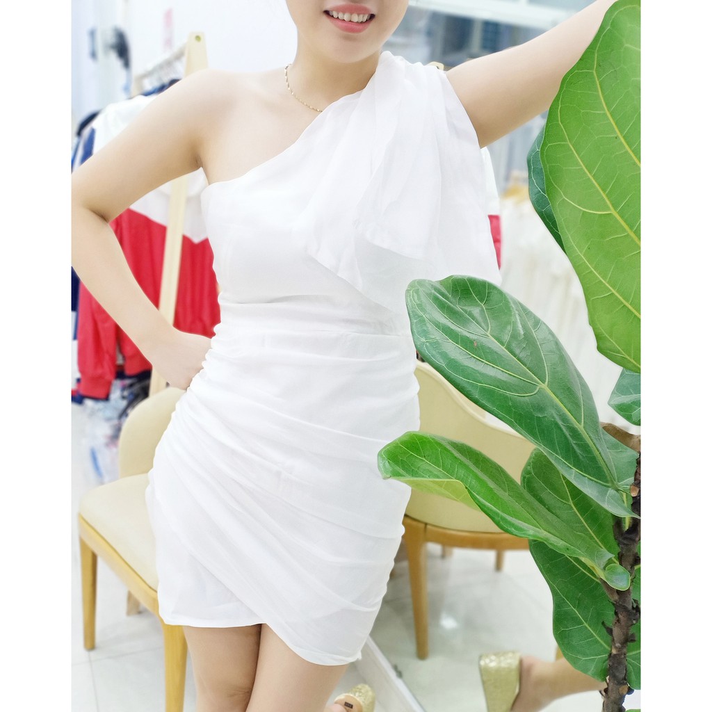 Đầm dự tiệc ôm body dáng xòe chéo vai Maria Dress | BigBuy360 - bigbuy360.vn