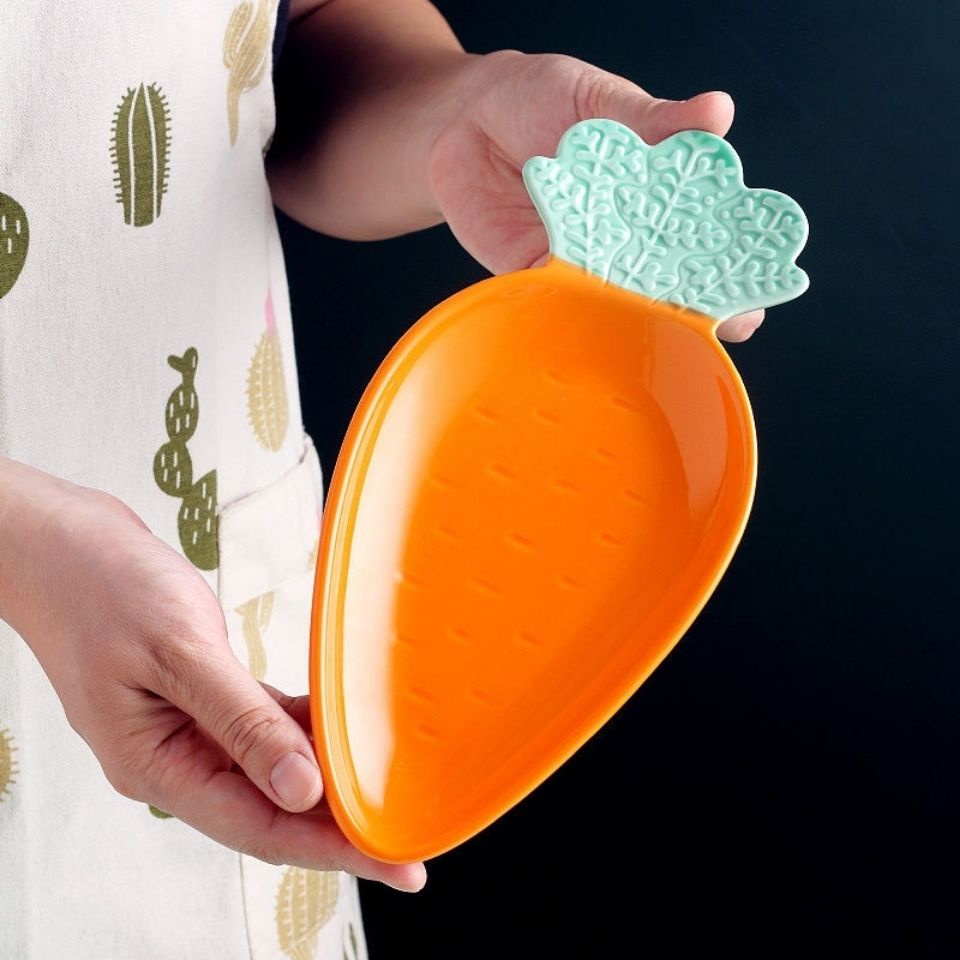 Bát Đĩa Ăn Dặm Cho Bé Gốm Sứ Hình Cà Rốt Dễ Thương Chịu Nhiệt Cao
