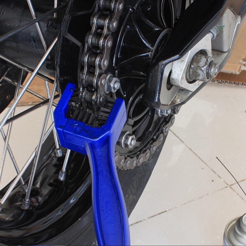 Chổi Rửa Vệ Sinh Nhông Xích Đa Năng Cực Tiện Lợi