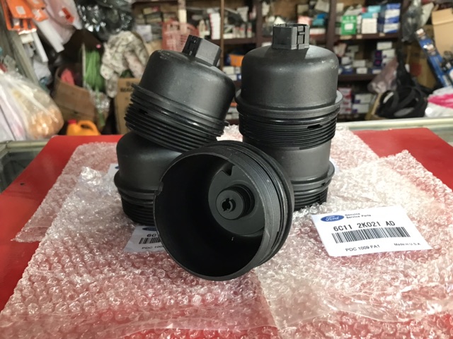 Đế lọc nhớt,nắp lọc nhớt Ford Transit đời 2010-2020