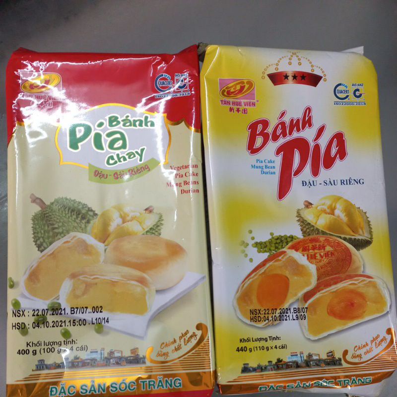 Bánh pía chay và trứng Tân Huê Viên