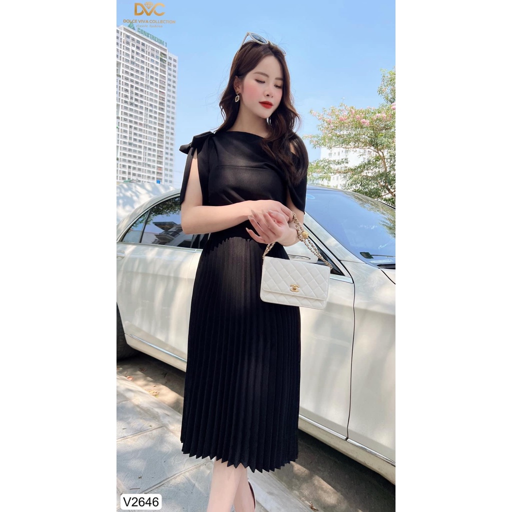 V2646 - váy đen xoè xếp ly
