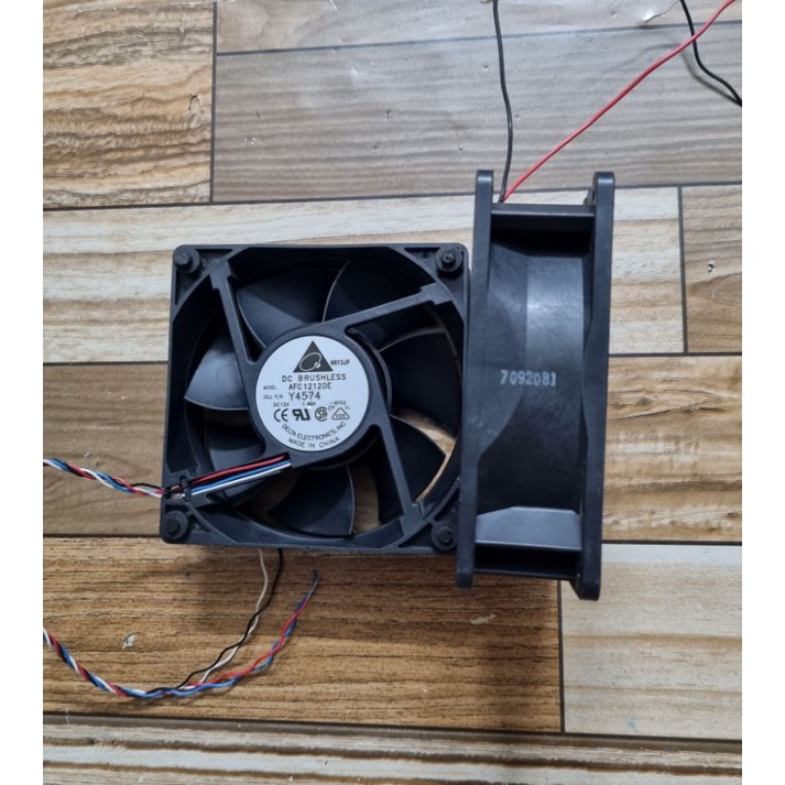 Quạt DC 12V  0.90A-1.60A(đã qua sử dụng)