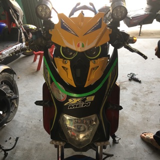 Mặt nạ mắt mèo độ xe điện