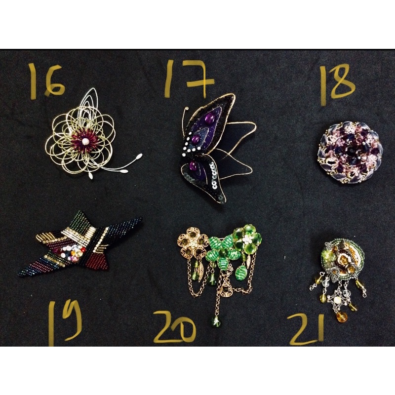 Cài áo kết cườm, vảy hạt siêu đẹp