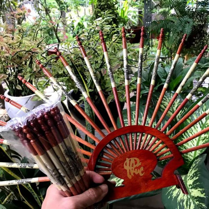 Bộ đũa thờ hình rẻ quạt bằng gỗ hương