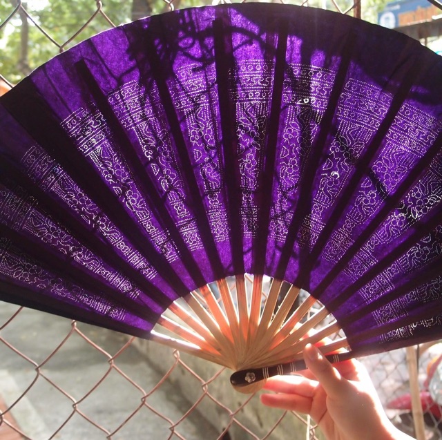 Quạt sừng giấy dó châm kim