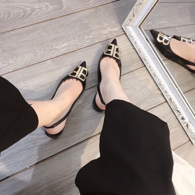 Sandal khoá bb