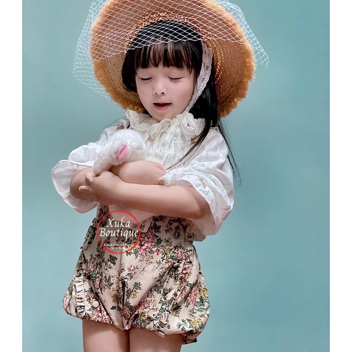 Quần Yếm Hoa Bé Gái Áo Sơ Mi Trắng Dài Tay SOFT COTTON Cao Cấp 2022