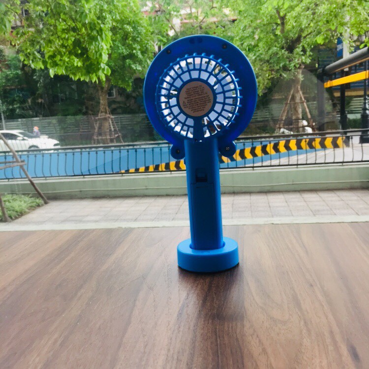 Quạt cầm tay Doremon LOẠI TO có đèn, pin sạc có đế để bàn nhập mã" TONGMO10 "giảm 10k | BigBuy360 - bigbuy360.vn