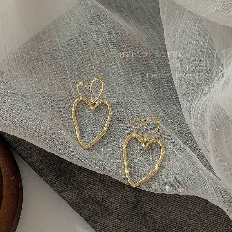 Hoa tai mạ bạc hình trái tim phong cách Hàn Quốc 2023