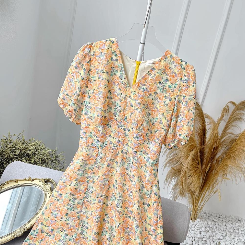 Váy hoa nhí công sở cổ V voan tay họa tiết hoa nhí chất liệu tơ xước thoáng mát Eva Lover