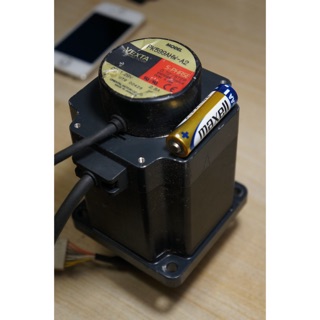 Động cơ bước 5 pha PK599 Vexta , 2.8A , có encoder . Lực 4.1Nm .