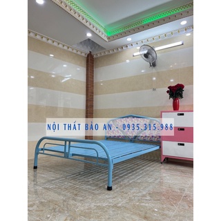 Giường sắt kích thước ngang từ 0,8M đến 1m8 dài 2M – GS50 mẫu đơn giản, tiện dụng, dễ dàng tháo ráp di chuyển.